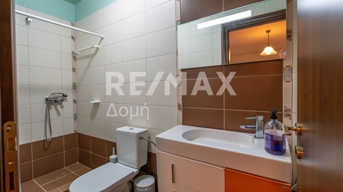 Image No.24-5 Bed Property for sale