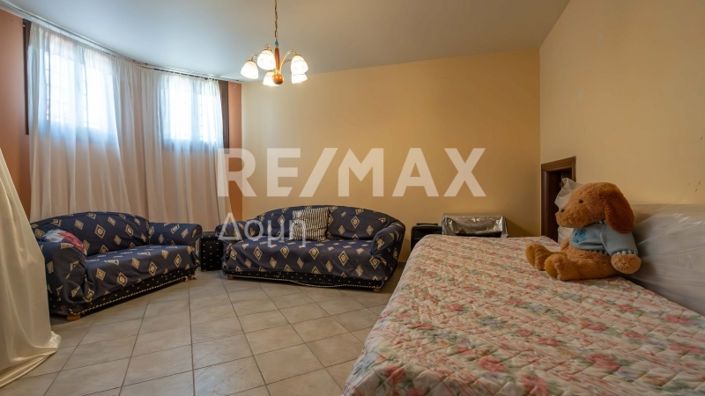 Image No.33-5 Bed Property for sale