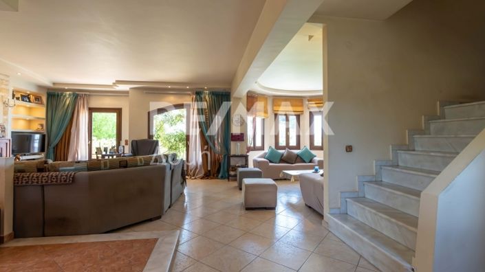 Image No.41-5 Bed Property for sale