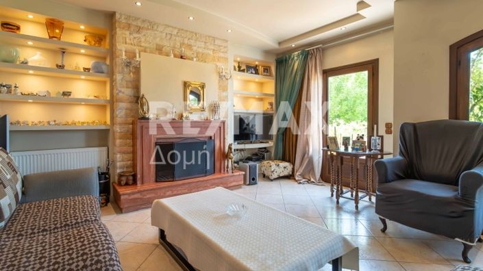 Image No.45-5 Bed Property for sale