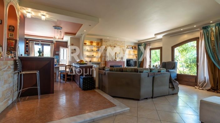 Image No.5-5 Bed Property for sale