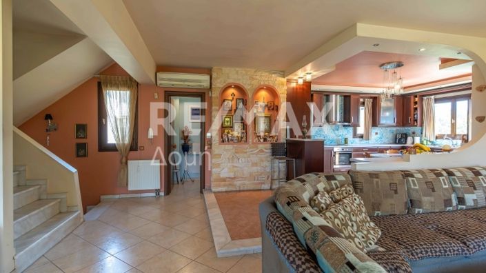 Image No.60-5 Bed Property for sale