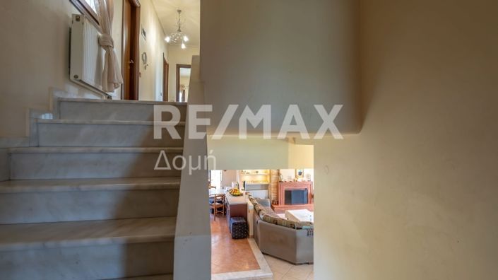 Image No.63-5 Bed Property for sale