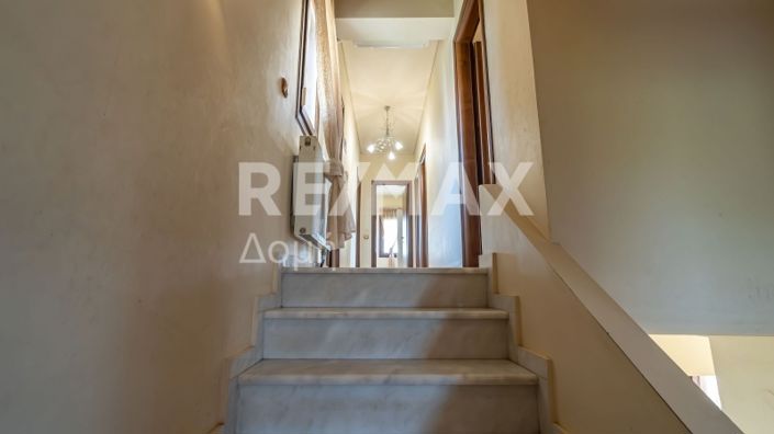 Image No.65-5 Bed Property for sale