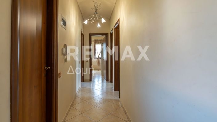 Image No.66-5 Bed Property for sale