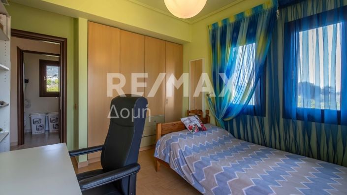 Image No.72-5 Bed Property for sale