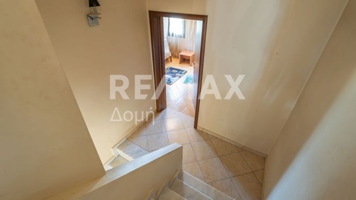 Image No.80-5 Bed Property for sale