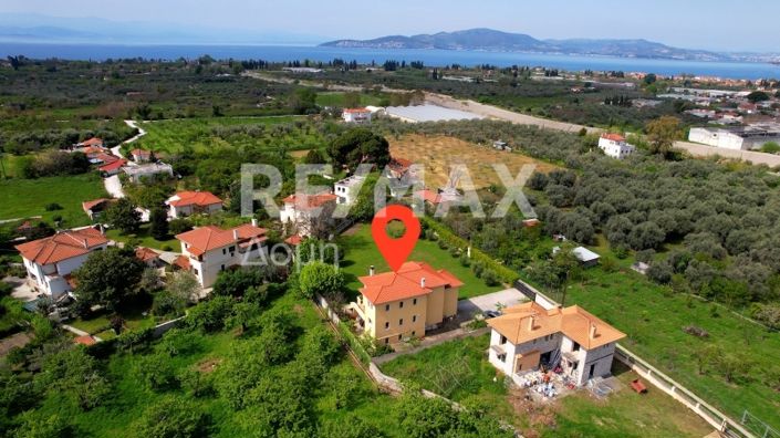 Image No.82-5 Bed Property for sale