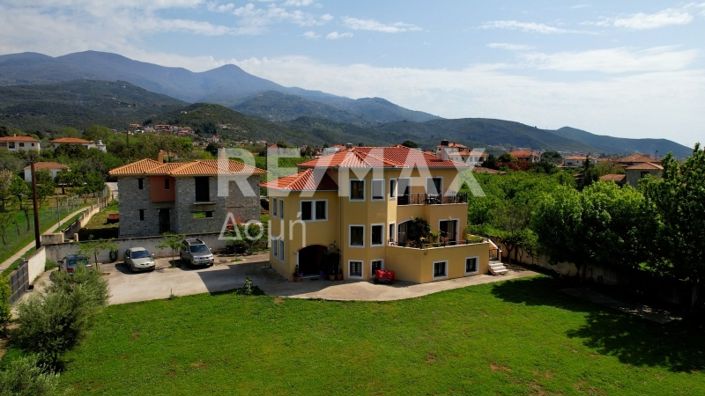 Image No.83-5 Bed Property for sale