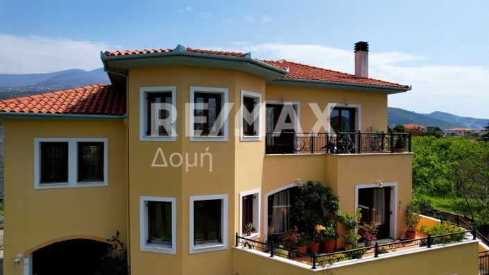 Image No.87-5 Bed Property for sale