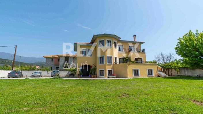 Image No.98-5 Bed Property for sale