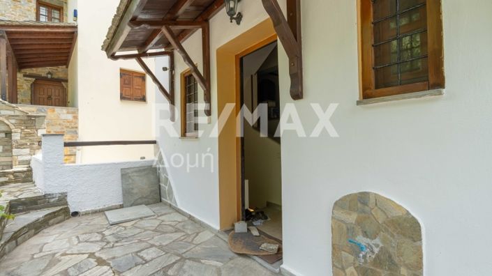 Image No.66-2 Bed Maisonette for sale