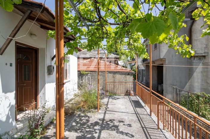 Image No.17-2 Bed Property for sale