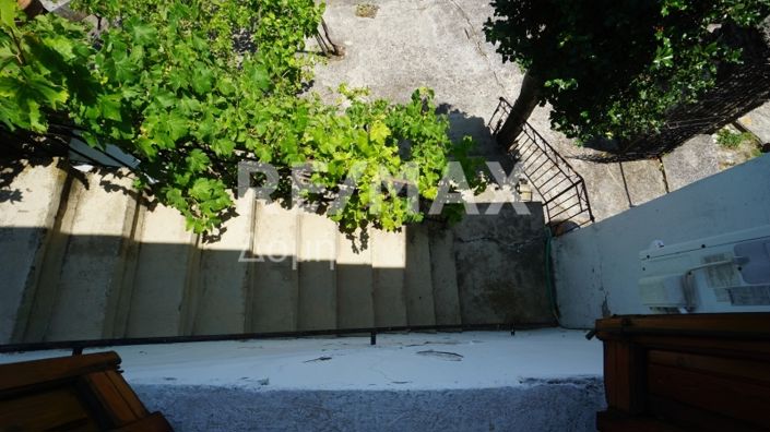 Image No.50-2 Bed Property for sale