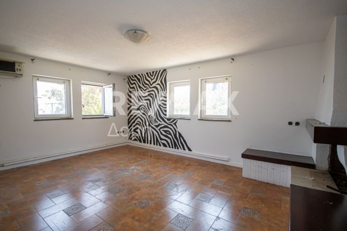 Image No.43-5 Bed Maisonette for sale