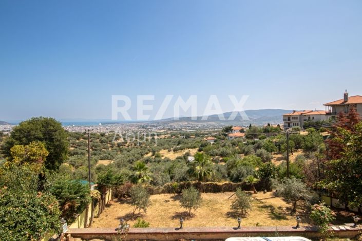 Image No.75-5 Bed Maisonette for sale