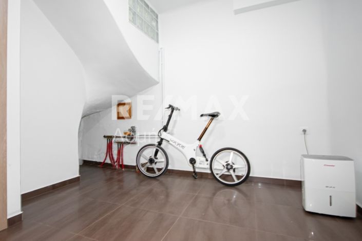 Image No.43-2 Bed Maisonette for sale