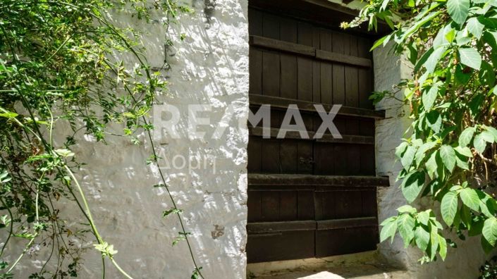 Image No.13-6 Bed Property for sale