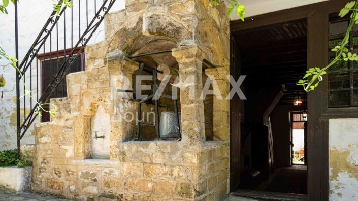 Image No.14-6 Bed Property for sale