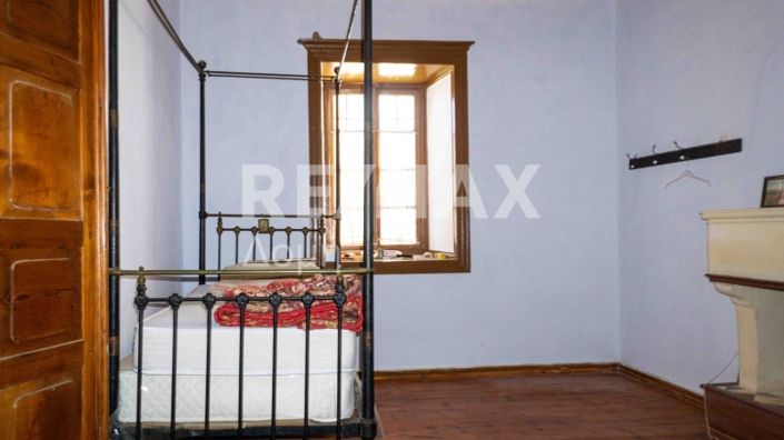 Image No.34-6 Bed Property for sale