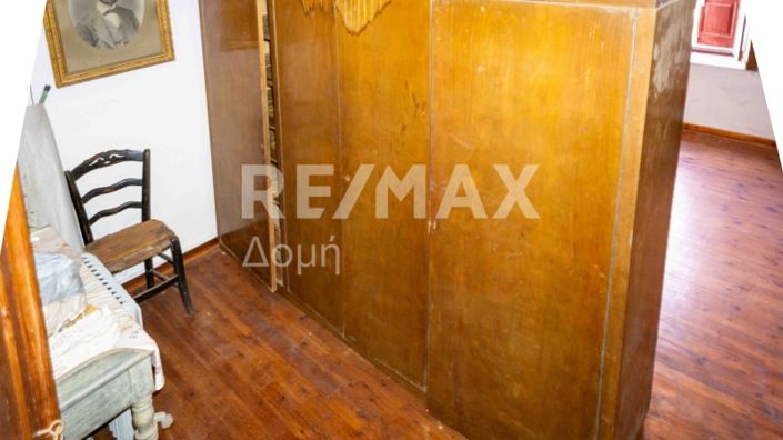 Image No.37-6 Bed Property for sale