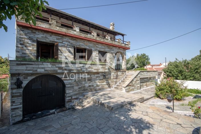 Image No.1-Propriété de 5 chambres à vendre à Magnésie