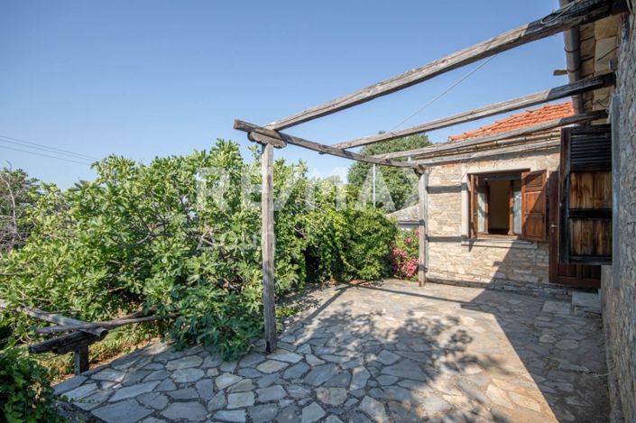 Image No.20-1 Bed House for sale