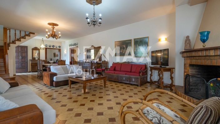 Image No.5-Propriété de 5 chambres à vendre à Center