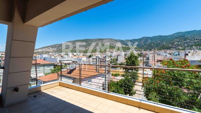 Image No.2-Propriété de 5 chambres à vendre à Magnésie