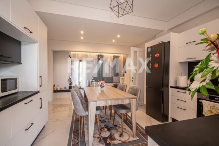 Image No.9-2 Bed House for sale