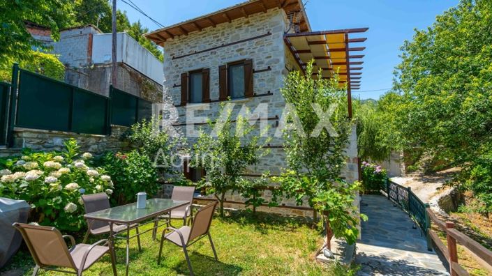 Image No.1-5 Bed Property for sale