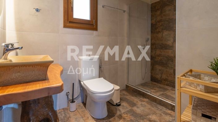 Image No.15-5 Bed Property for sale