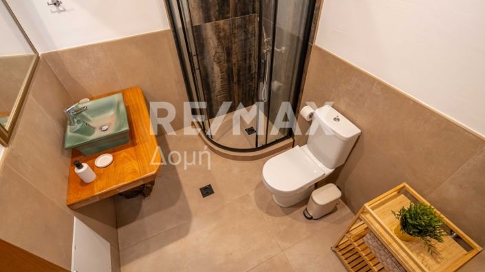 Image No.30-5 Bed Property for sale