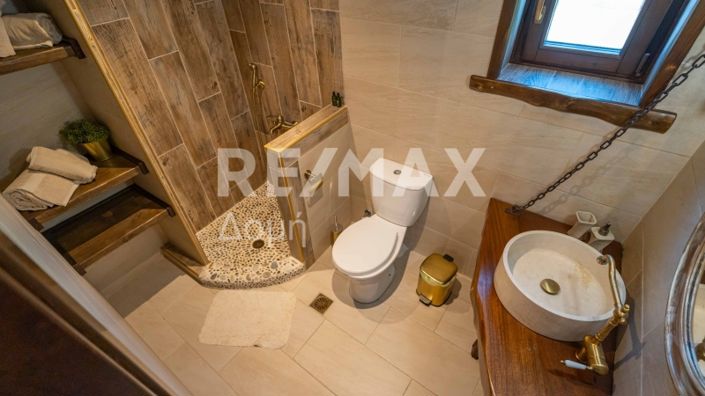 Image No.21-7 Bed Property for sale