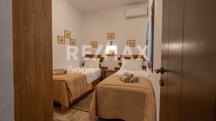 Image No.27-7 Bed Property for sale