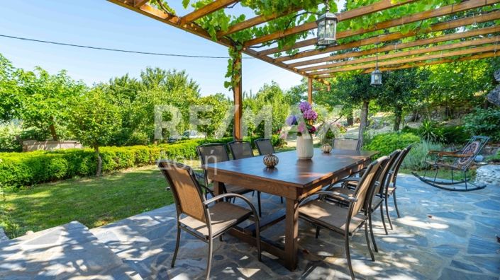 Image No.3-7 Bed Property for sale