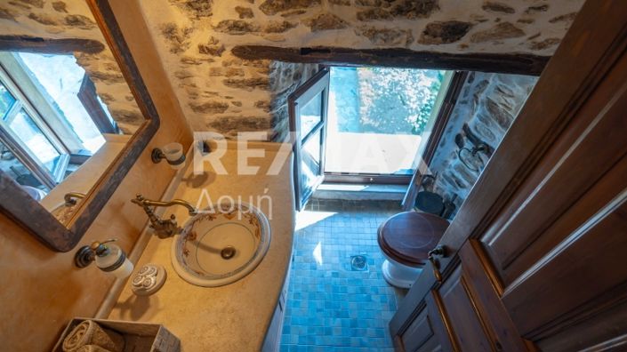 Image No.8-7 Bed Property for sale