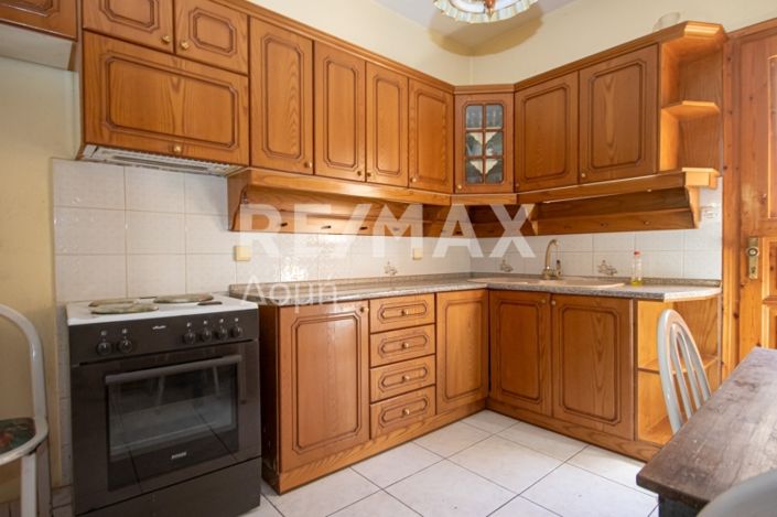 Image No.10-6 Bed Property for sale