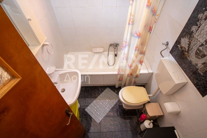 Image No.11-6 Bed Property for sale