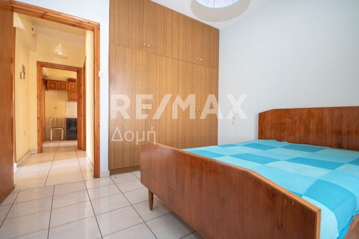 Image No.14-6 Bed Property for sale