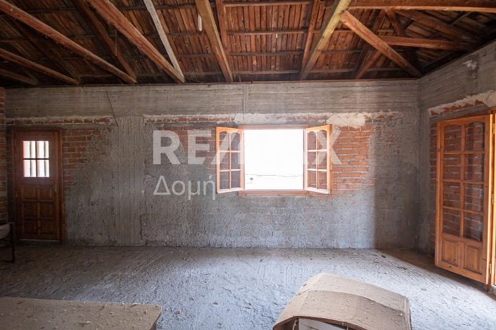 Image No.17-6 Bed Property for sale