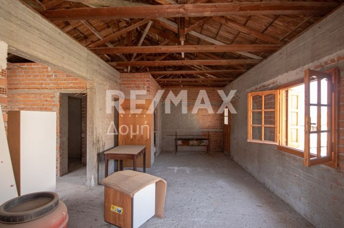 Image No.20-6 Bed Property for sale