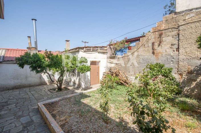 Image No.22-6 Bed Property for sale