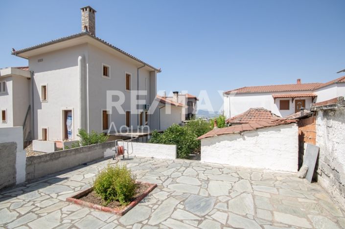 Image No.23-6 Bed Property for sale