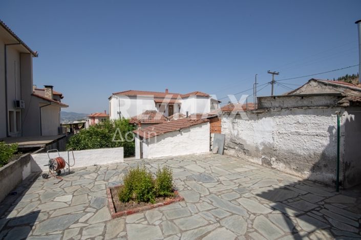 Image No.32-6 Bed Property for sale