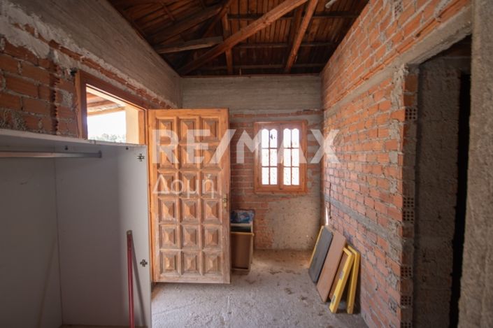 Image No.36-6 Bed Property for sale