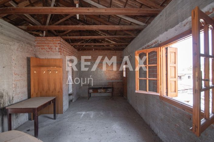 Image No.38-6 Bed Property for sale