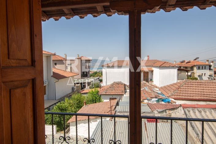 Image No.40-6 Bed Property for sale