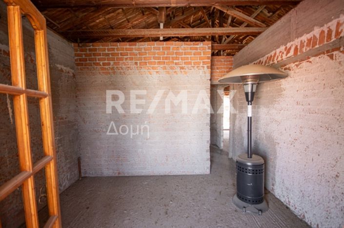 Image No.40-6 Bed Property for sale