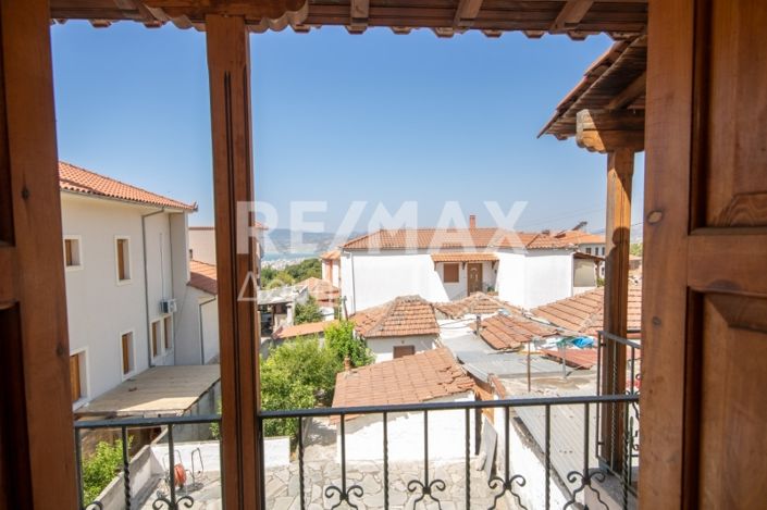 Image No.41-6 Bed Property for sale